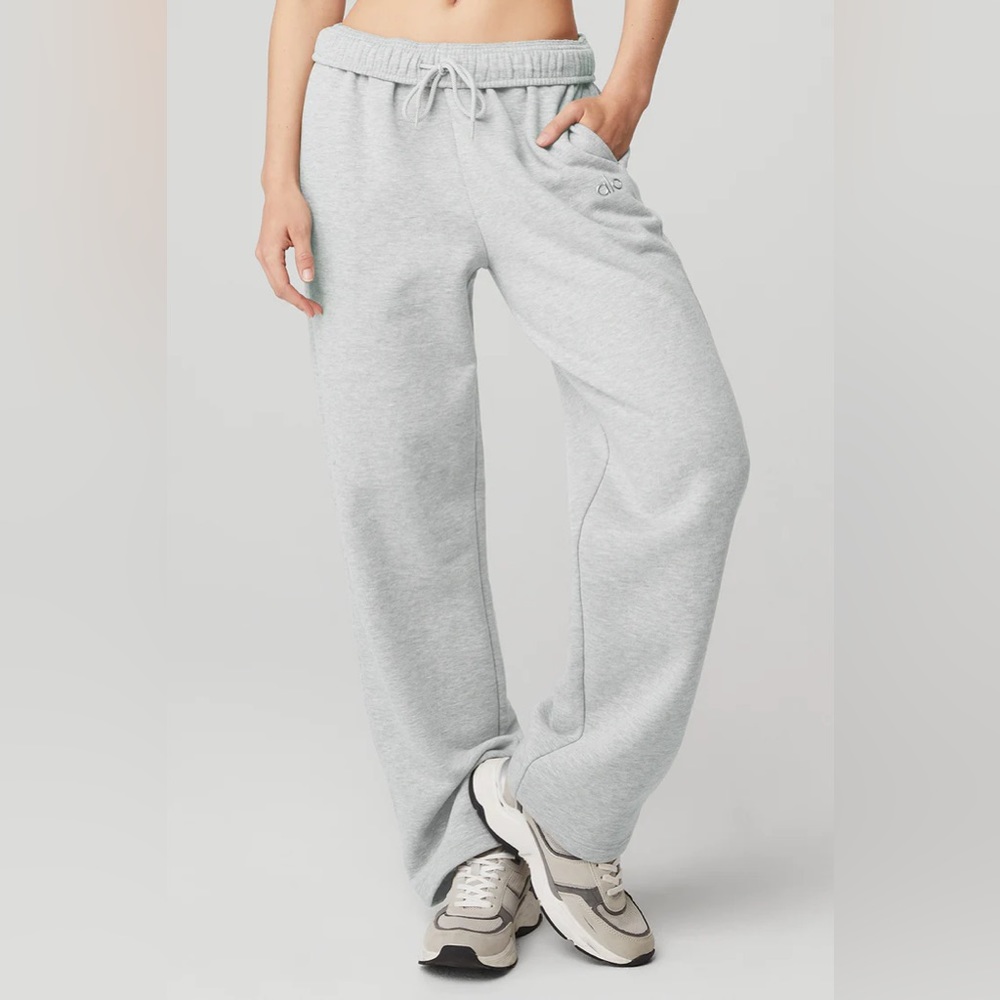 ALO Yoga Accolade Straightleg Sweatpants Size SMALL GREY